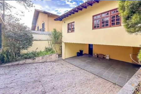 Casa à venda com 352m², 4 quartos e 4 vagas