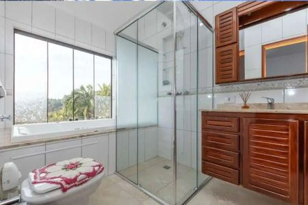 Casa à venda com 352m², 4 quartos e 4 vagas