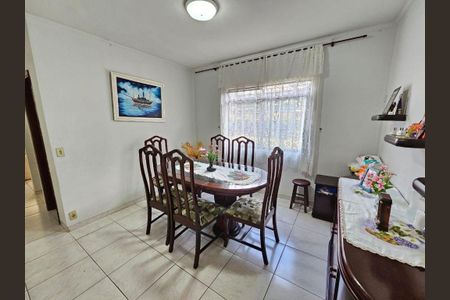 Casa à venda com 144m², 3 quartos e 2 vagas