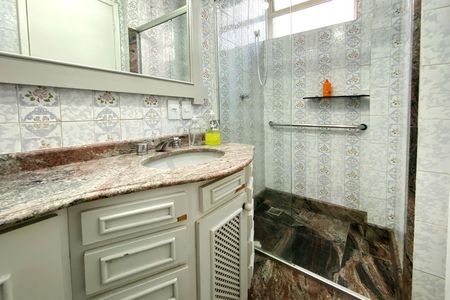 Apartamento à venda com 156m², 4 quartos e 2 vagas Apartamento à venda com 156m², 4 quartos e 2 vagasBanheiro da Suíte 1