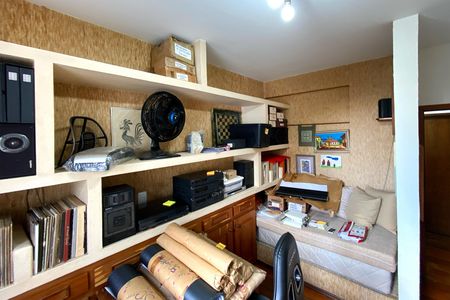 Apartamento à venda com 156m², 4 quartos e 2 vagas Apartamento à venda com 156m², 4 quartos e 2 vagasQuarto 4