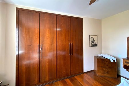 Apartamento à venda com 156m², 4 quartos e 2 vagas Apartamento à venda com 156m², 4 quartos e 2 vagasQuarto 2