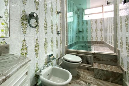 Apartamento à venda com 156m², 4 quartos e 2 vagas Apartamento à venda com 156m², 4 quartos e 2 vagasBanheiro