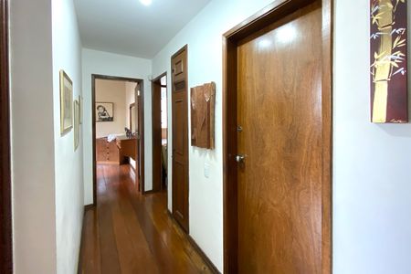 Apartamento à venda com 156m², 4 quartos e 2 vagas Apartamento à venda com 156m², 4 quartos e 2 vagasCorredor