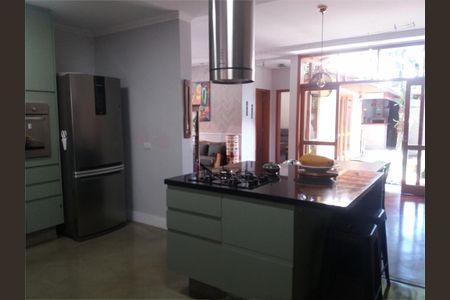 Casa à venda com 266m², 4 quartos e 2 vagas
