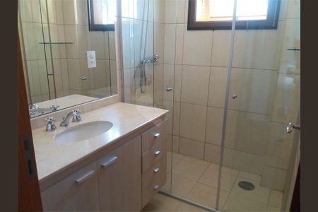 Casa à venda com 266m², 4 quartos e 2 vagas