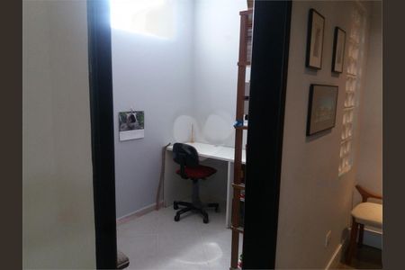 Casa à venda com 4 quartos, 266m² em Granja Julieta, São Paulo