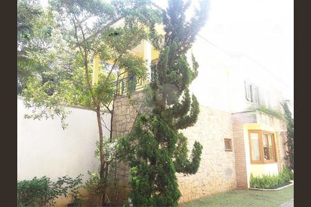 Casa à venda com 266m², 4 quartos e 2 vagas