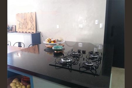 Casa à venda com 266m², 4 quartos e 2 vagas
