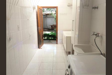 Casa à venda com 266m², 4 quartos e 2 vagas