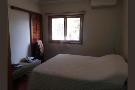 Casa à venda com 266m², 4 quartos e 2 vagas