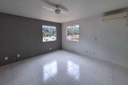 Casa de condomínio à venda com 226m², 4 quartos e 2 vagasQuarto 2