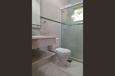 Casa de condomínio à venda com 226m², 4 quartos e 2 vagasBanheiro da Suíte 2