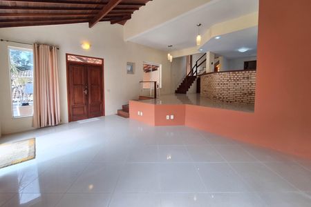 Casa de condomínio à venda com 226m², 4 quartos e 2 vagasSala