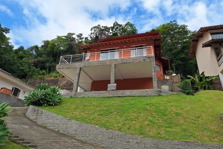 Casa de condomínio à venda com 226m², 4 quartos e 2 vagasFachada
