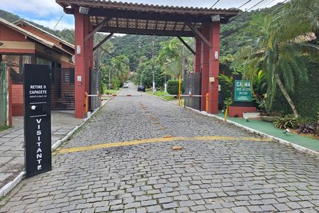 Casa de condomínio à venda com 226m², 4 quartos e 2 vagasFachada