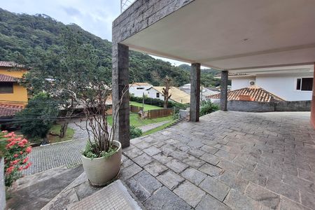 Casa de condomínio à venda com 226m², 4 quartos e 2 vagasQuintal