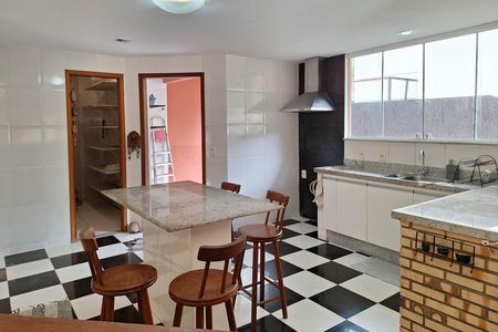 Casa de condomínio à venda com 226m², 4 quartos e 2 vagasCozinha