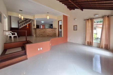 Sala de casa de condomínio à venda com 4 quartos, 226m² em Serra Grande, Niterói