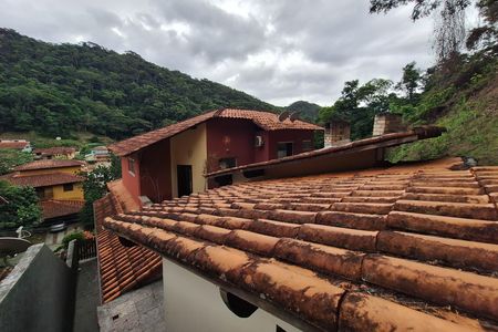 Casa de condomínio à venda com 226m², 4 quartos e 2 vagasQuintal