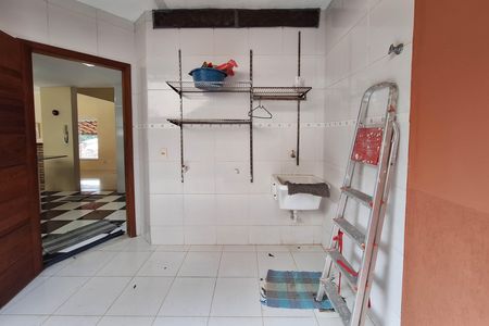 Casa de condomínio à venda com 226m², 4 quartos e 2 vagasQuintal