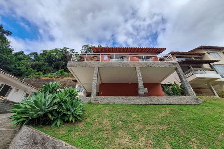 Casa de condomínio à venda com 226m², 4 quartos e 2 vagasPLACA