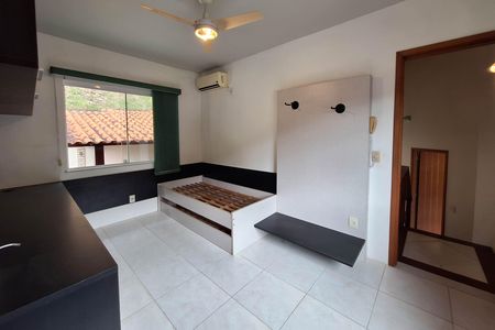 Casa de condomínio à venda com 226m², 4 quartos e 2 vagasSuíte 2