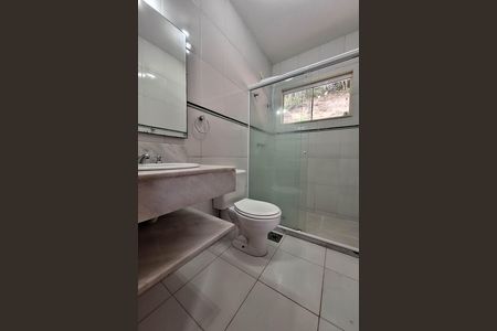 Casa de condomínio à venda com 226m², 4 quartos e 2 vagasBanheiro da Suíte 2