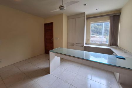 Casa de condomínio à venda com 226m², 4 quartos e 2 vagasQuarto 1