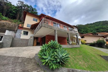 Casa de condomínio à venda com 226m², 4 quartos e 2 vagasPLACA