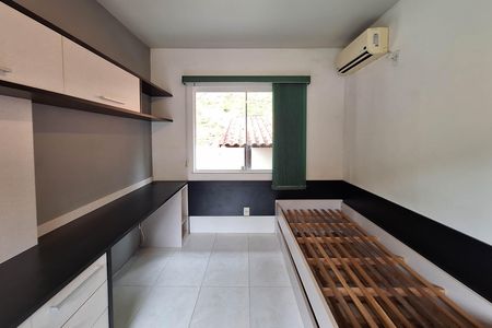 Casa de condomínio à venda com 226m², 4 quartos e 2 vagasSuíte 2
