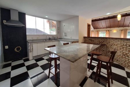 Casa de condomínio à venda com 226m², 4 quartos e 2 vagasCozinha