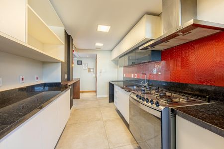 Cozinha de apartamento à venda com 3 quartos, 123m² em Petrópolis, Porto Alegre