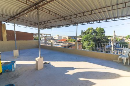Casa à venda com 220m², 3 quartos e 6 vagas Casa à venda com 220m², 3 quartos e 6 vagasTerraço