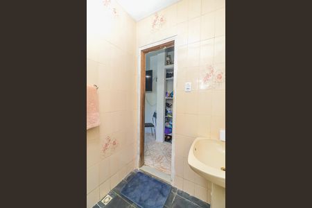 Casa à venda com 220m², 3 quartos e 6 vagas Casa à venda com 220m², 3 quartos e 6 vagasBanheiro da Suíte 1