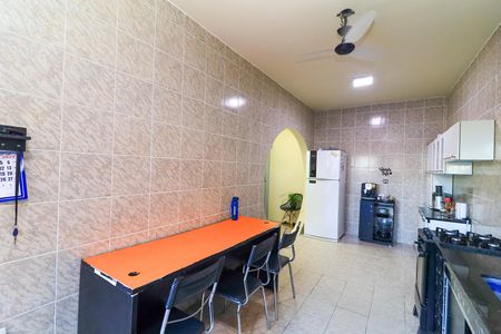 Casa à venda com 220m², 3 quartos e 6 vagas Casa à venda com 220m², 3 quartos e 6 vagasCozinha