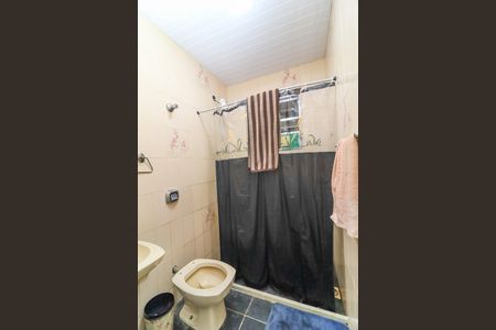 Casa à venda com 220m², 3 quartos e 6 vagas Casa à venda com 220m², 3 quartos e 6 vagasBanheiro da Suíte 1