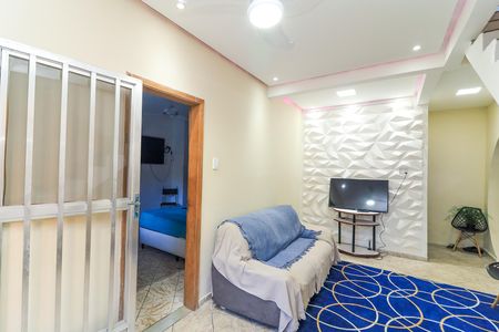 Casa à venda com 220m², 3 quartos e 6 vagas Casa à venda com 220m², 3 quartos e 6 vagasSala