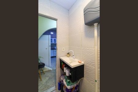 Casa à venda com 220m², 3 quartos e 6 vagas Casa à venda com 220m², 3 quartos e 6 vagasBanheiro Social