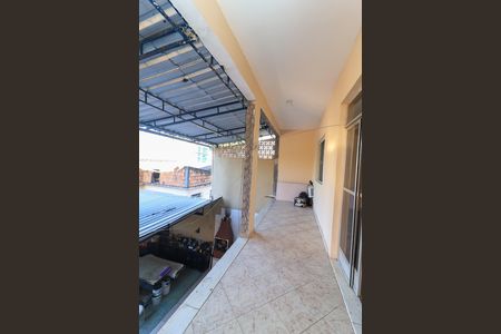 Casa à venda com 220m², 3 quartos e 6 vagas Casa à venda com 220m², 3 quartos e 6 vagasVaranda