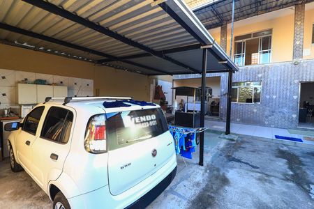 Casa à venda com 220m², 3 quartos e 6 vagas Casa à venda com 220m², 3 quartos e 6 vagasQuintal