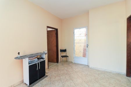 Casa à venda com 220m², 3 quartos e 6 vagas Casa à venda com 220m², 3 quartos e 6 vagasSala 2