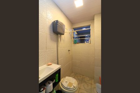 Casa à venda com 220m², 3 quartos e 6 vagas Casa à venda com 220m², 3 quartos e 6 vagasBanheiro Social