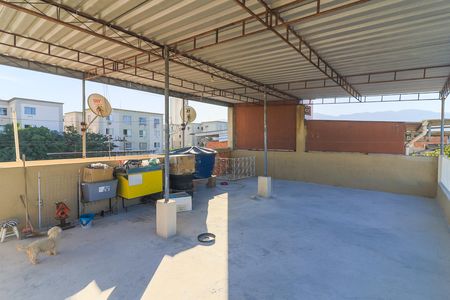 Casa à venda com 220m², 3 quartos e 6 vagas Casa à venda com 220m², 3 quartos e 6 vagasTerraço