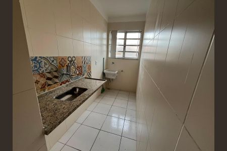 Cozinha de apartamento para alugar com 2 quartos, 49m² em Venda da Cruz, São Gonçalo
