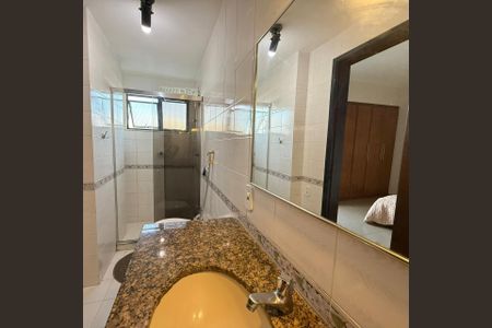 Banheiro de apartamento para alugar com 3 quartos, 150m² em Vila Nova, Cabo Frio