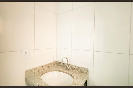 Banheiro  de apartamento para alugar com 1 quarto, 25m² em Vila Sao Geraldo, São Paulo