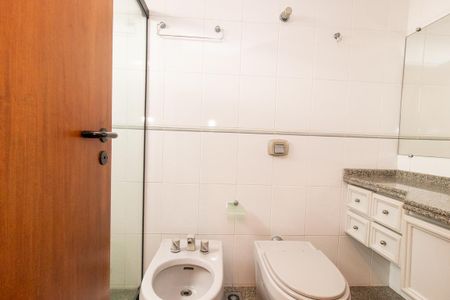 Apartamento à venda com 614m², 5 quartos e 4 vagasBanheiro da Suíte 2