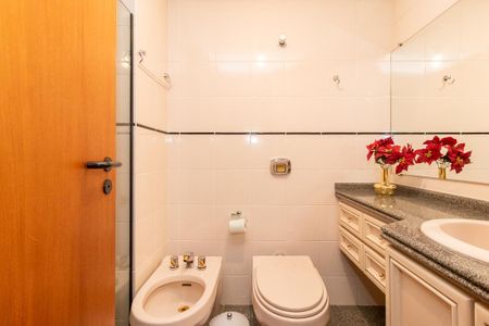 Apartamento à venda com 614m², 5 quartos e 4 vagasBanheiro da Suíte 1