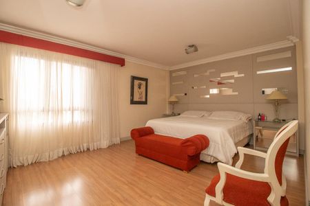 Apartamento à venda com 614m², 5 quartos e 4 vagasQuarto 4 - Suíte